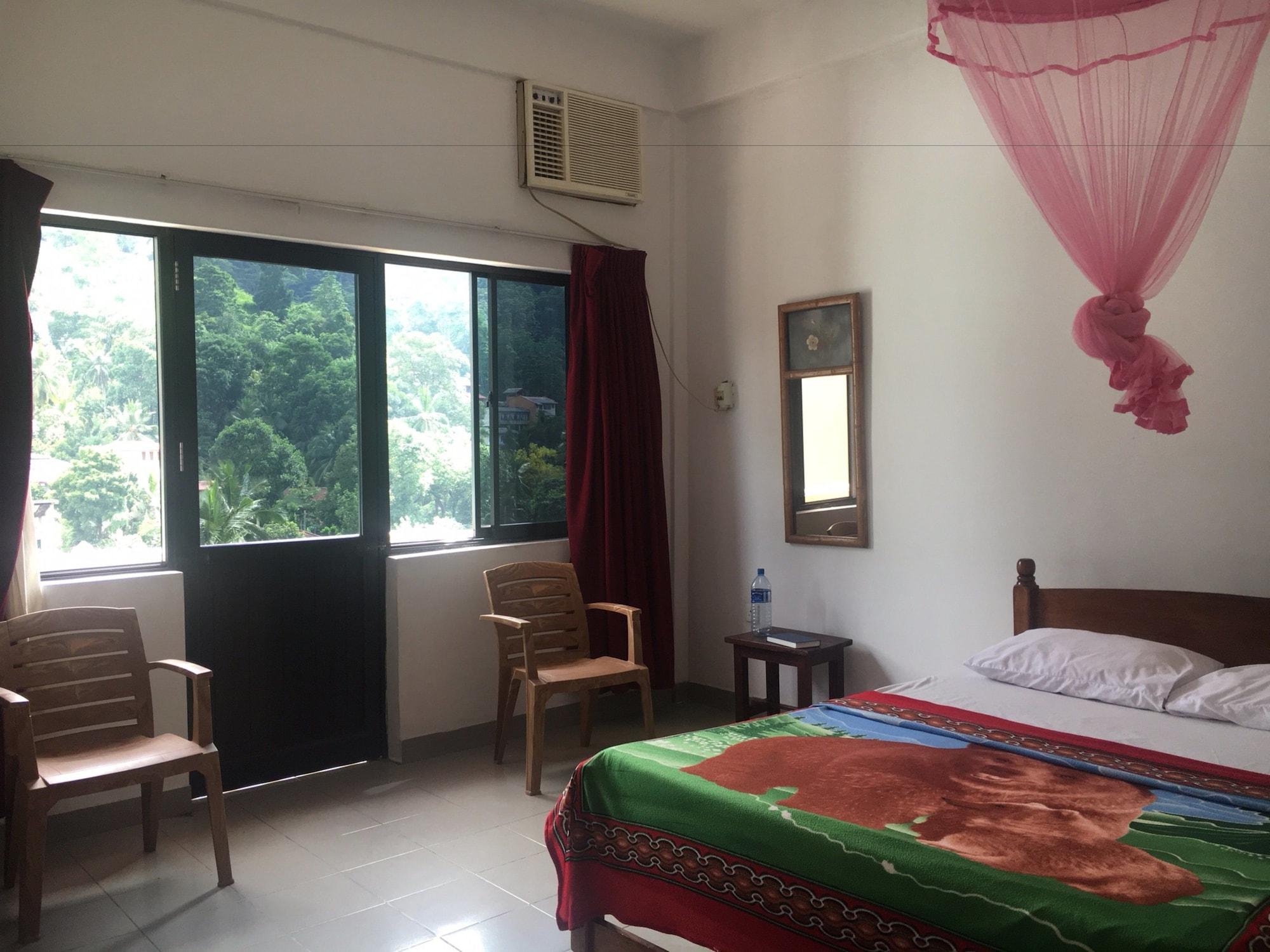 Majestic Tourist Hotel Kandy Exterior photo